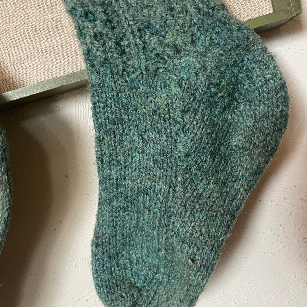 Hand knit wool socks - Picture 4 of 6
